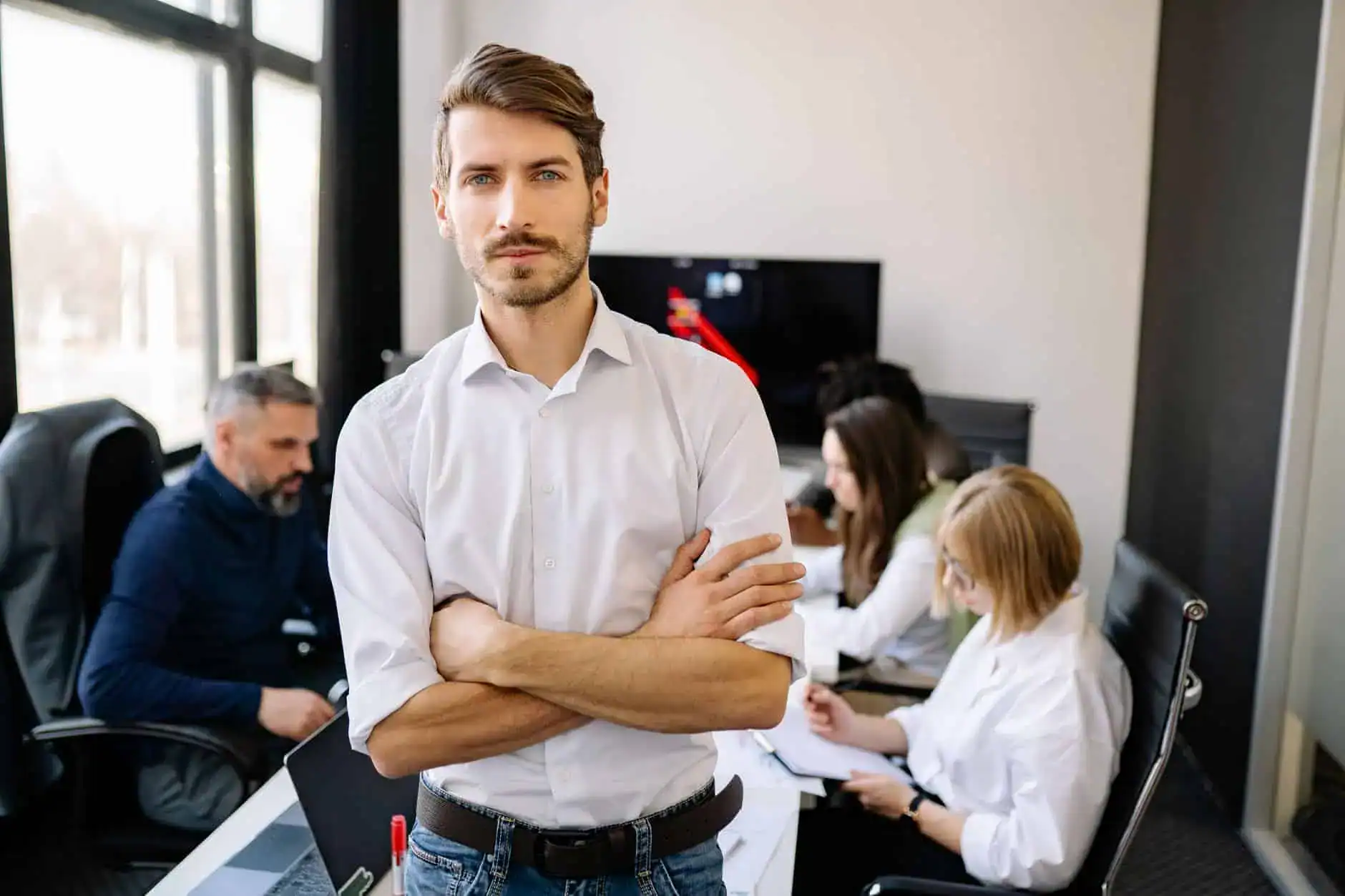 Fractional Sales Manager vs Full-Time: Cost, Fit, and ROI