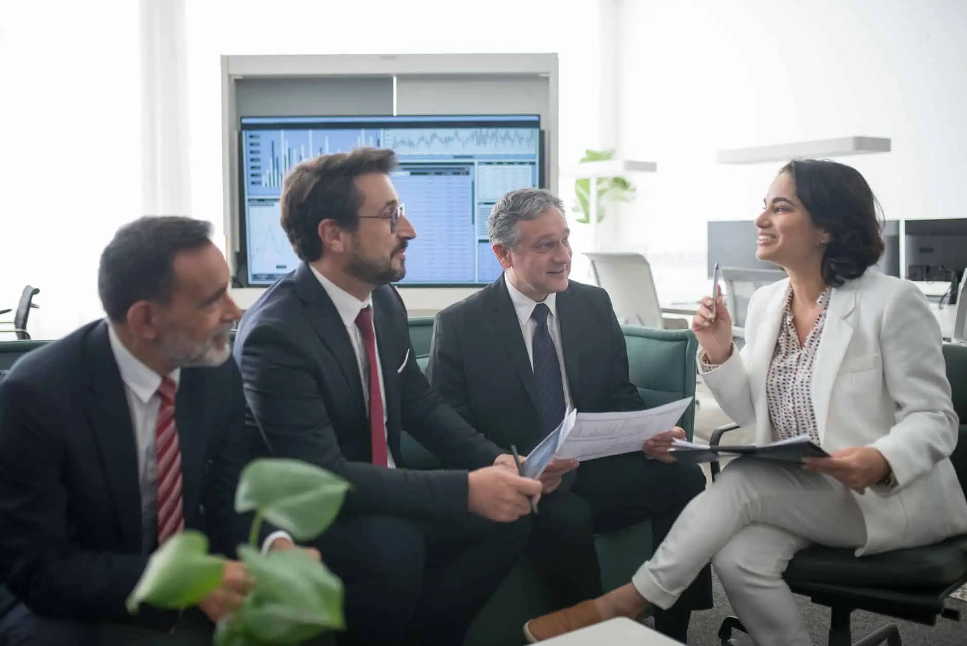 How to Manage a Sales Team: A Weekly Rhythm for 5 to 100 Reps